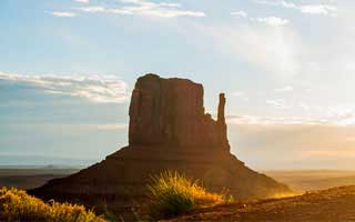 如何通过Dapp进行去中心化应用（Dapp）的交互？